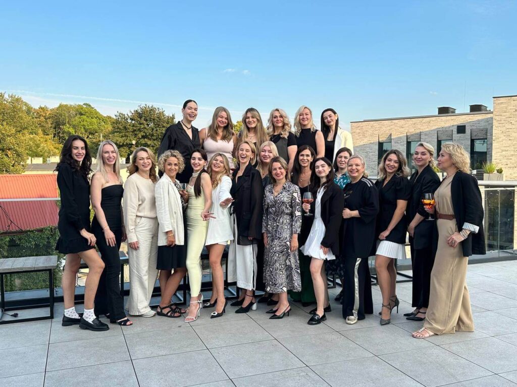 Підсумок року 2024 Fast Line Studio Підсумок року 2024 Fast Line Studio